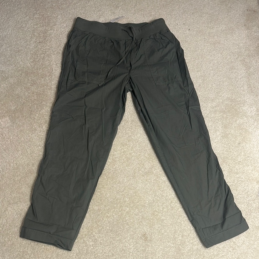 New with tags. Lou and Grey thin cotton pants. Green. Size L. Elastic waist